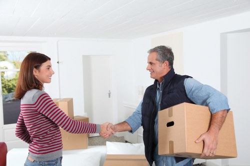 Furniture and appliance transport for small removals in Muswellhill